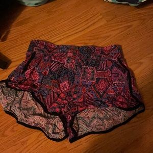 Patterned flowy shorts
